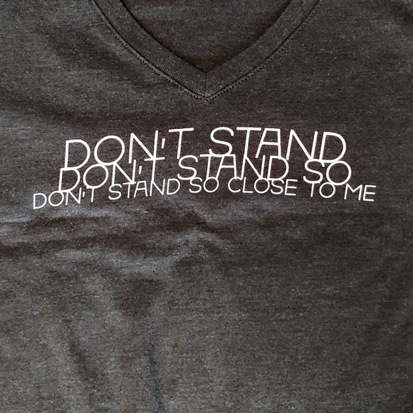 Women's Charcoal Gray Short Sleeve Graphic T-SHIRT Size Small - Picture 5 of 6